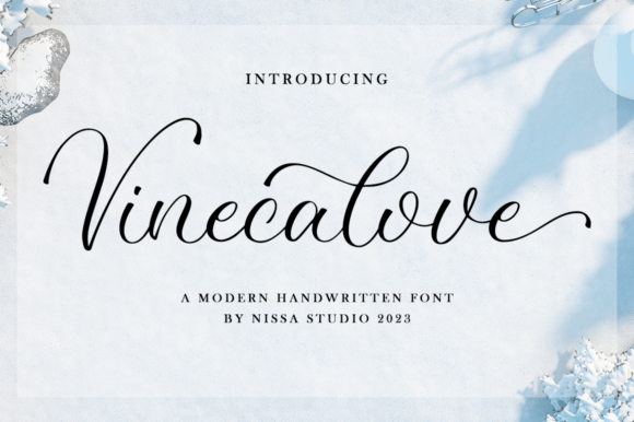 Vinecalove: A Delicate Script Font